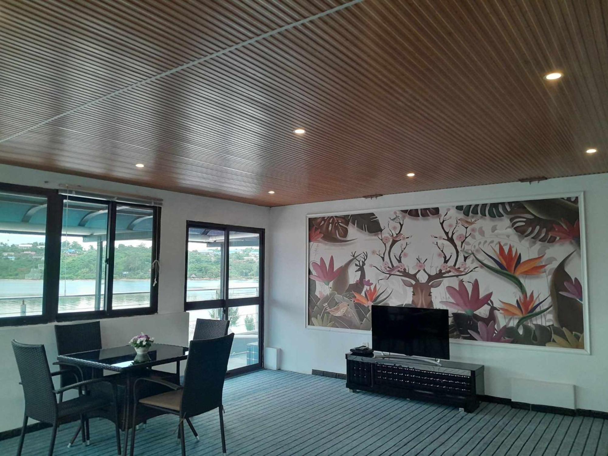 Crystal Beach Hotel Port Vila Exterior photo