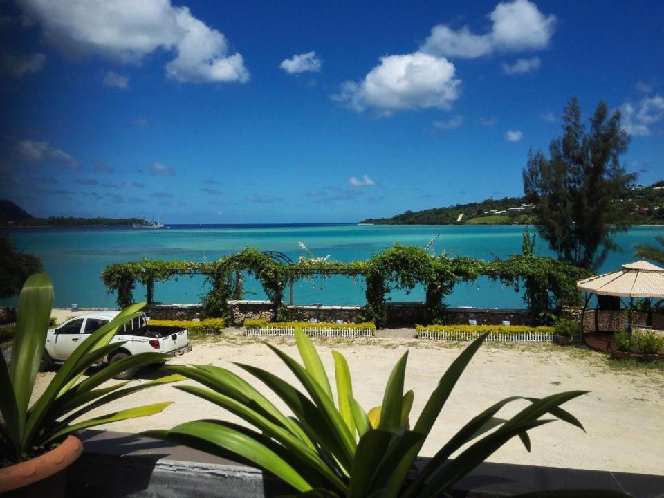 Crystal Beach Hotel Port Vila Exterior photo