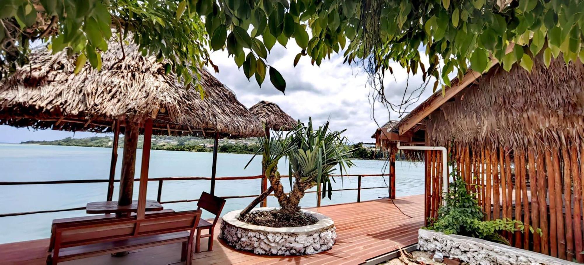 Crystal Beach Hotel Port Vila Exterior photo